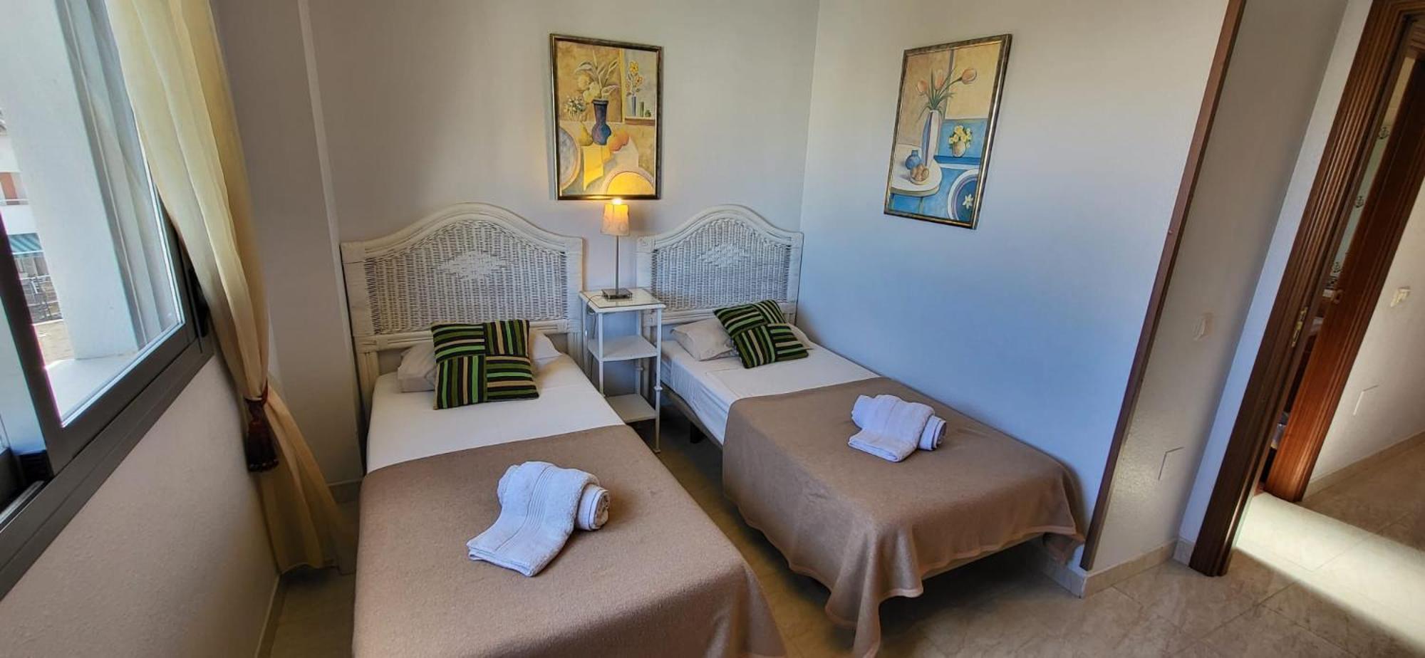 Apartment - Luxury 3 Bedrooms *